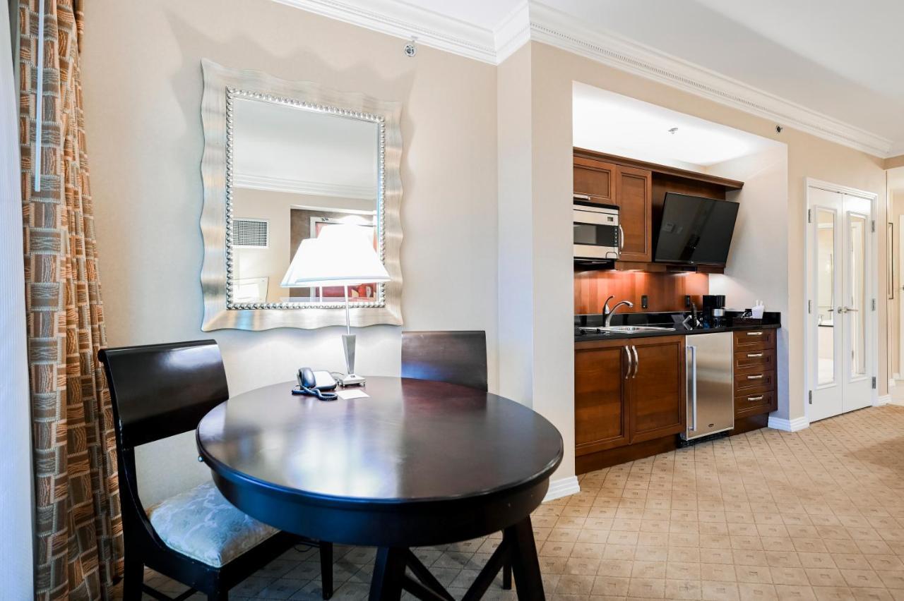 Penthouse Suite With Strip View At The Signature At Mgm Grand Las Vegas Dış mekan fotoğraf